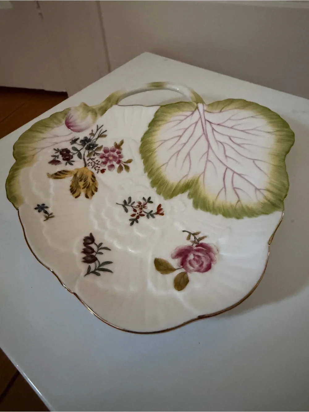 Leaf embossed serving plate embossed detail porcelain set of 2
